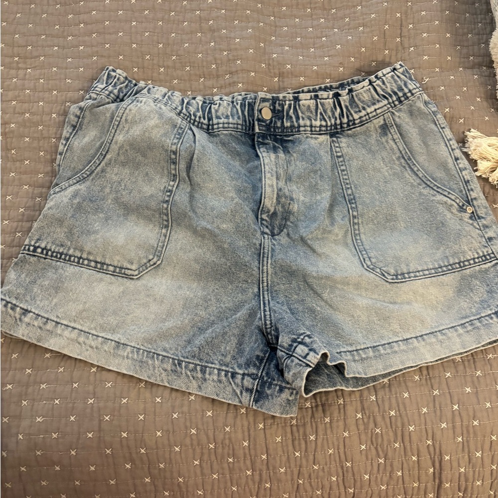 DL1961 light wash denim shorts from Nordstrom